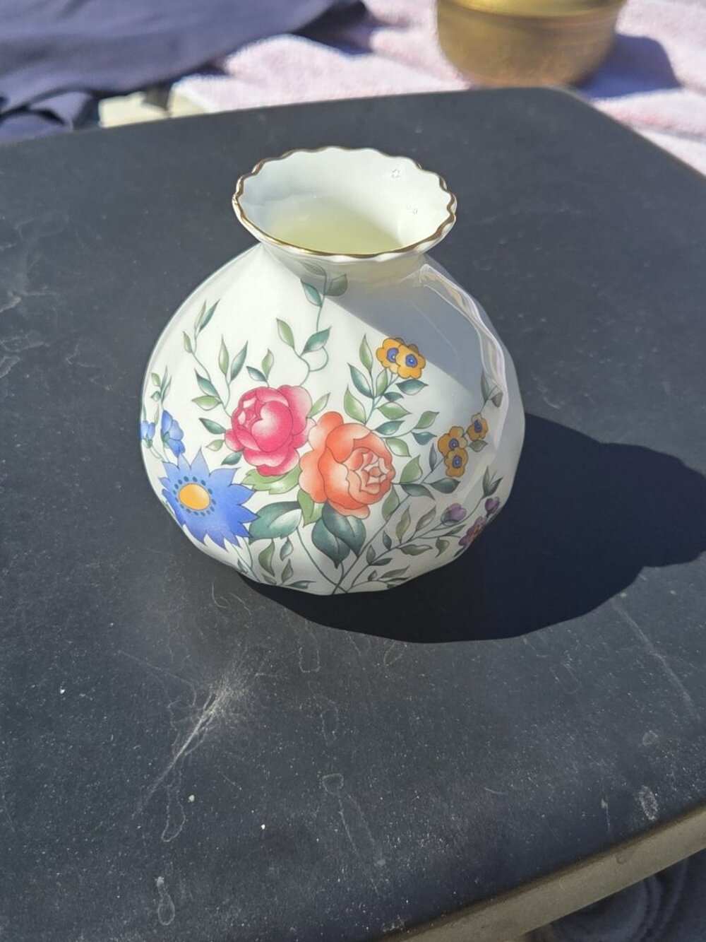 Wedgwood "AVEBURY" ~ England ~ Small Bud Vase ~ 3 1/2" Tall